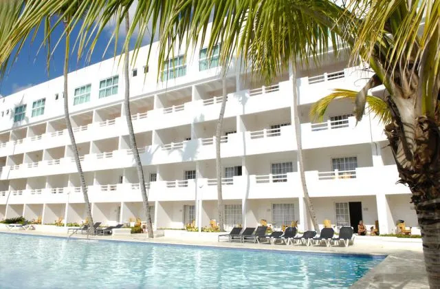 Hotel Be Live Hamaca Suites pool
